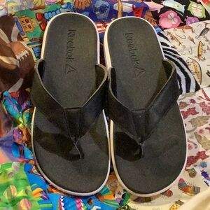 Reebok Men's Black & White Flip Flops Size 11 Slip on Sandals Beachwear Summer